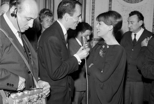 Jeanne Moreau au micro de Radio Monte-Carlo